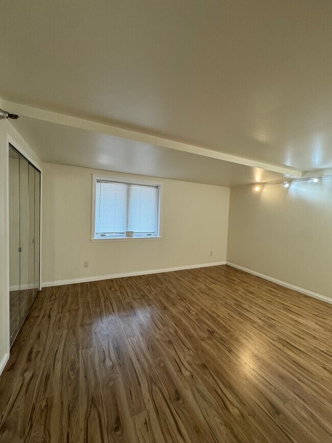 328 N Allen St, Madison, WI 53726 - photo 7