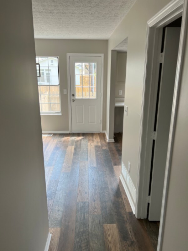 5088 Dalmeny Ct, Columbus, OH 43220 - photo 6