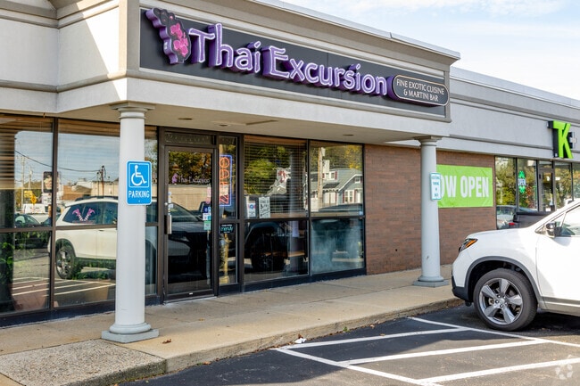 Stop in for an exquisite bite to eat at Thai Excursion in Lincoln Park.