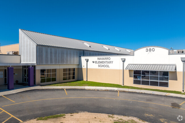 Navarro Elementary School is a highly rated school.