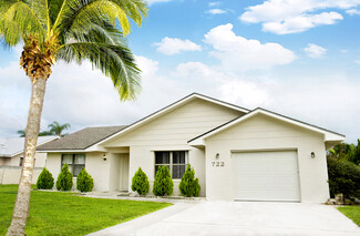 722 SE Thanksgiving Ave, Port Saint Lucie, FL 34984