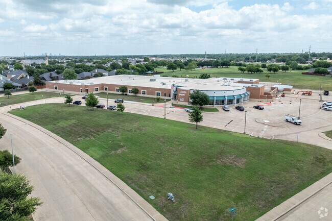 Oakmont Elementary School is nestled in Fort Worth's Wedgwood neighborhood.