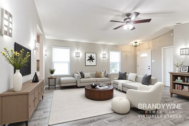 944 Streamside Dr, Greenfield, IN 46140 - photo 3