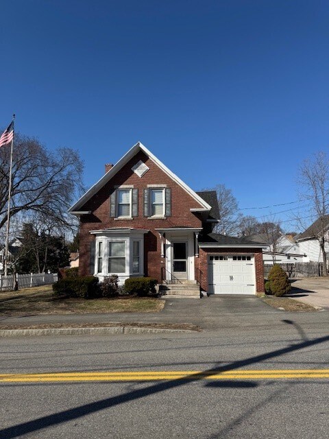 394 Hanover St unit 2, Manchester, NH 03104 - photo 1