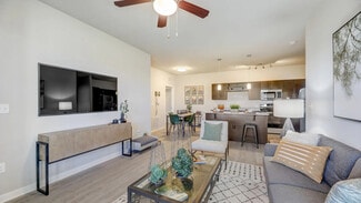 1000 Pinewood Ave, Commerce Township, MI 48390