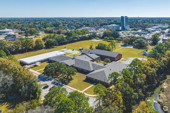 Spencer-Westlawn Elementary School-aerial 2