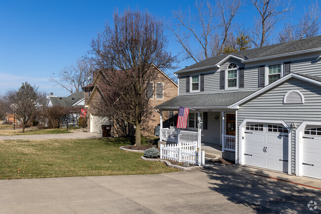 A group of newer builds along this Reading neighborhood street.