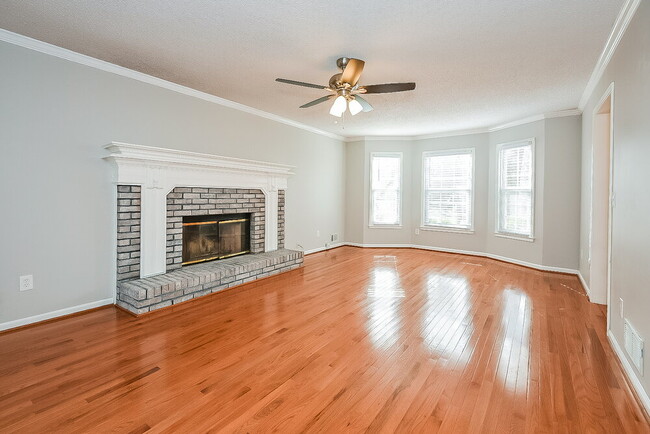 28 Peggy Ct NW, Marietta, GA 30064 - photo 5