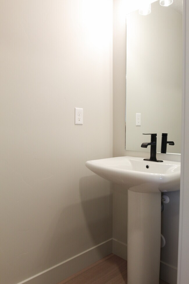 212 W 510 N, Smithfield, UT 84335 - photo 2