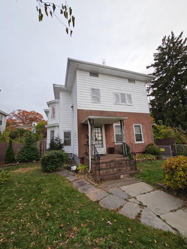 75 Whiting St unit Floor 2, New Britain, CT 06051 - photo 1