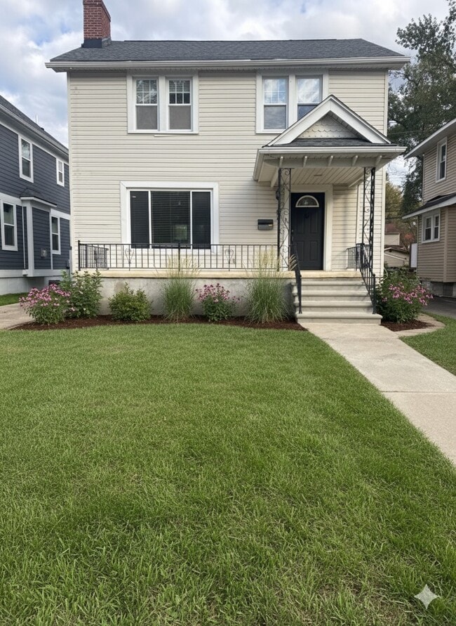 827 Longfellow Ave, Royal Oak, MI 48067
