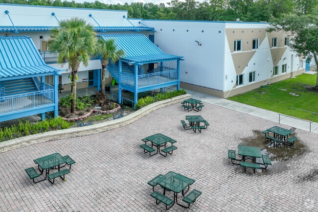 Chiles Elementary School students have the option to eat lunch outdoors.