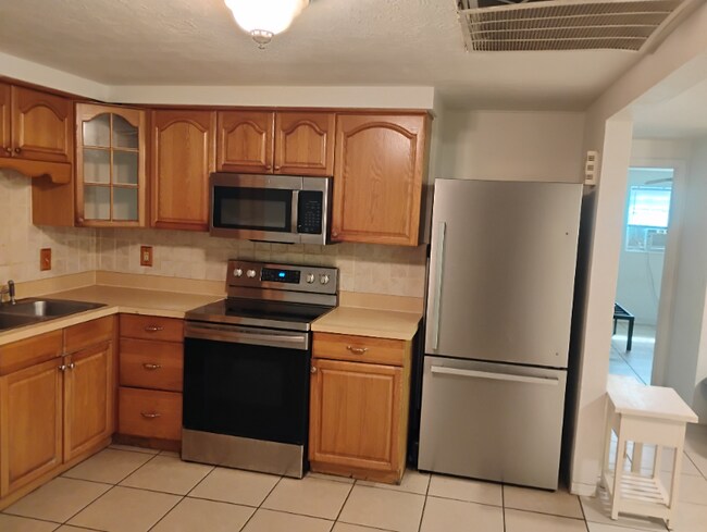 2050 Holiday Dr, Holiday, FL 34691 - photo 3