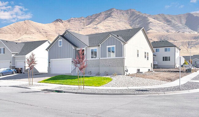 8636 N Weston Way, Lake Point, UT 84074 - photo 2
