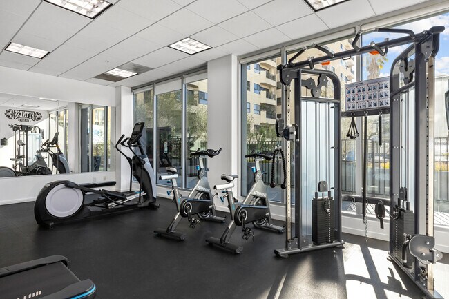 The View, Los Angeles, CA 90005 - photo 6