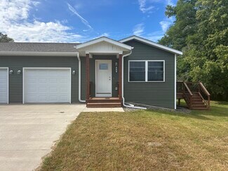 428 5th St E, Altoona, WI 54720