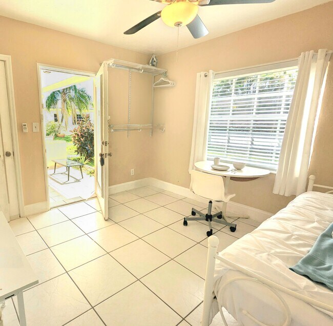 1736 Dewey St unit A, Hollywood, FL 33020 - photo 4