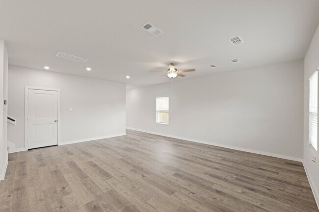 122 Alset Cir, Magnolia, TX 77354 - photo 7