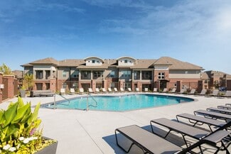 6800 Ashbrook Dr, Lincoln, NE 68516