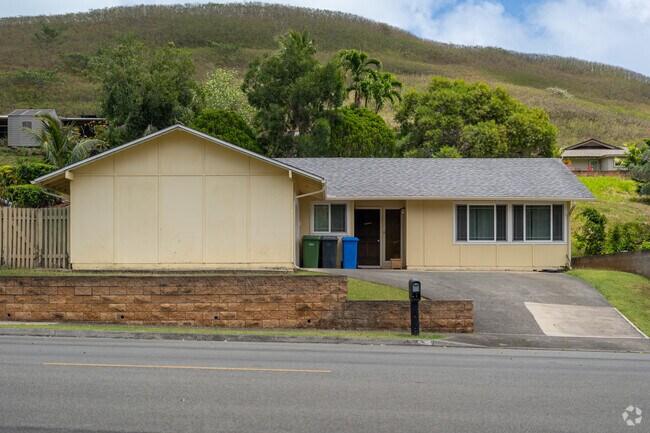 Bungalow style homes are common in the hillside neighborhoods in Kailua.