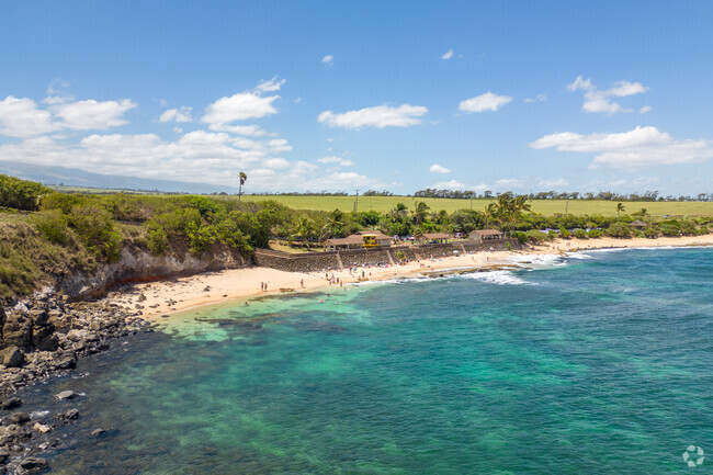 Ho'okipa Beach Park, situated nearby, is renowned for its excellent surfing conditions and frequent sightings of Hawaiian green sea turtles .