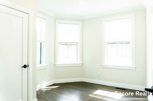 79 Linden St unit 7, Allston, MA 02134 - photo 6