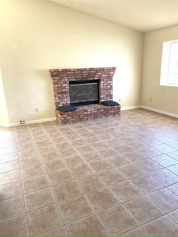 5785 Hall Ln, Twentynine Palms, CA 92277