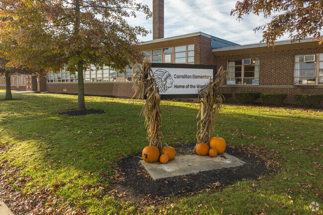 Carrollton Elementary is a public school located in Carrollton, Ohio.