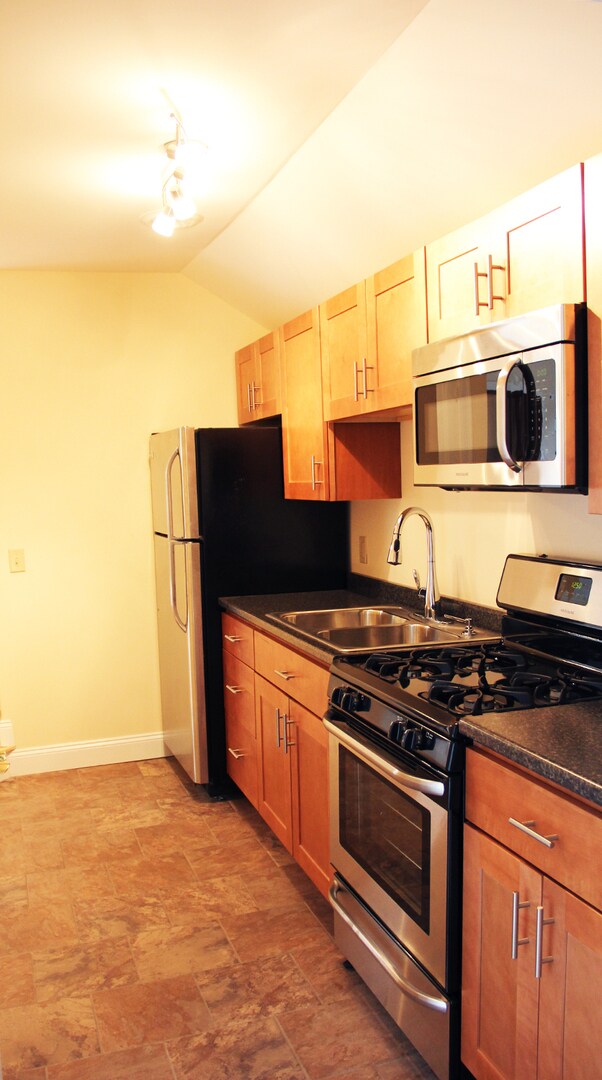 16 Grant St unit 5, Burlington, VT 05401 - photo 5