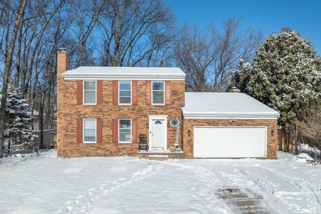 You can find a variety of architectural styles in Renstone including Colonial Revival.