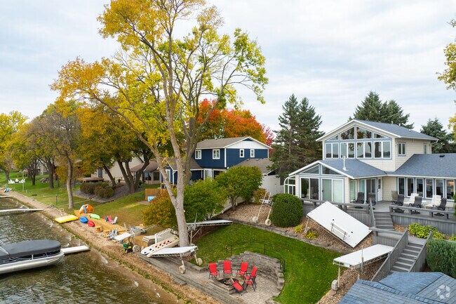 Lakefront homes with private docks are frequent in Annandale.