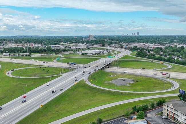 The Broken Arrow Expressway can take you to downtown Tulsa in about 10 minutes.