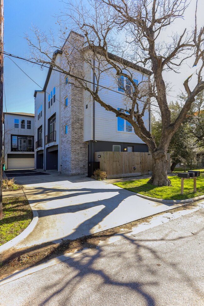 3107 Saint Charles St unit C, Houston, TX 77004 - photo 4