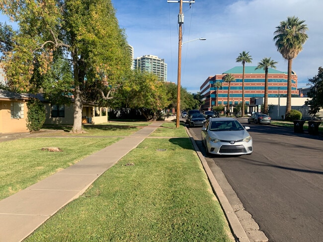 832 S Maple Ave, Tempe, AZ 85281 - photo 2