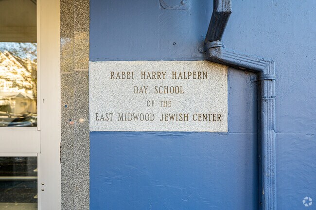 25% of students of Urban Dove Team Charter School are  proficient in math and 35% in readi