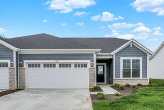 1633 Clover Crossing Dr, Greenfield, IN 46140