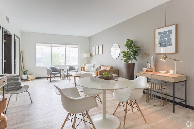 1BR, 1BA - City Scape 1B