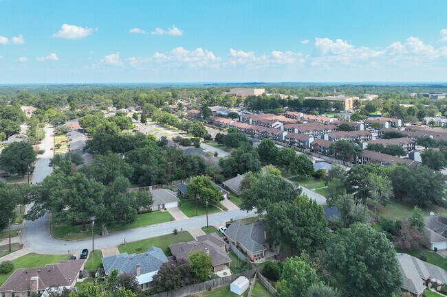 University Place is a great community nestled close by to UT Tyler and Golden Road Park.