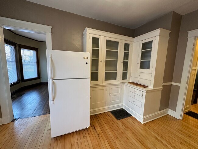 1030 N Church St unit Lower, Rockford, IL 61103 - photo 7