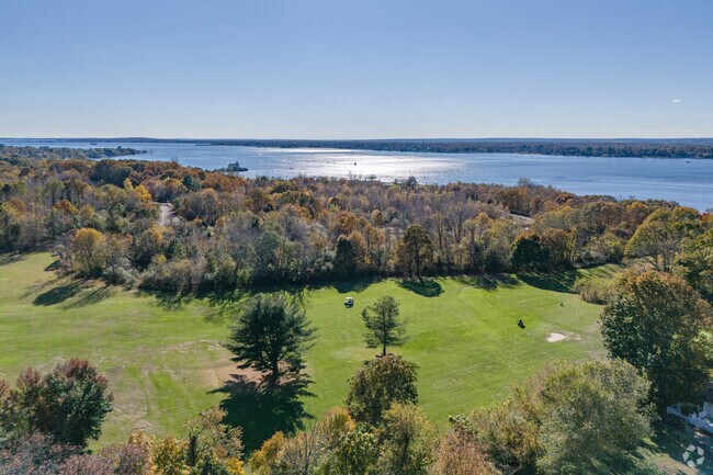 The Silver Spring Golf Club in the Boyden Heights neighborhood has views of Narragansett Bay.