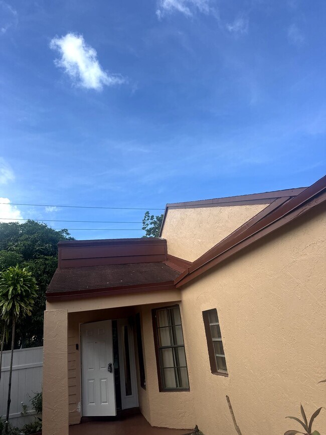 2441 SW 82nd Ave, Miramar, FL 33025 - photo 5