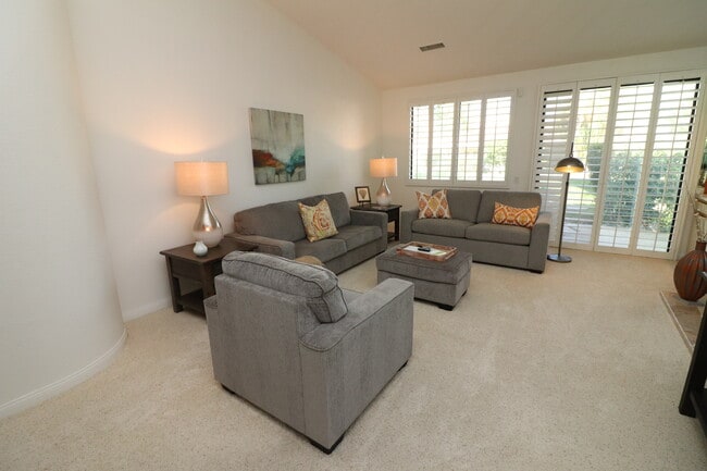 100 Brandigo Cir unit No, Palm Desert, CA 92211 - photo 4