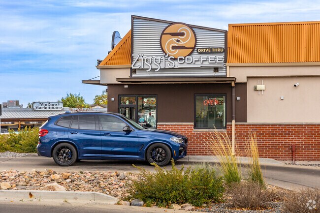 A popular coffee shop near Brittany Knolls always has a line.