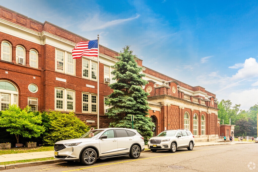 Yanticaw Elementary School educates students living in the Nutley neighborhood.