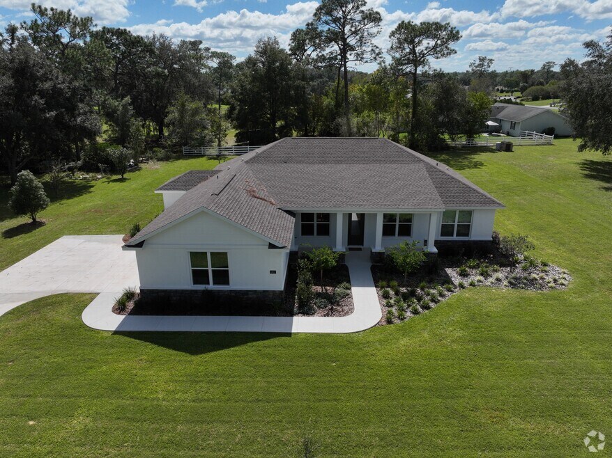 5912 NE 57th Loop, Silver Springs, FL 34488 - photo 2