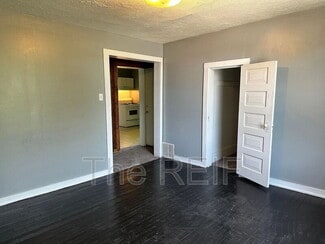 109 W Maple St Unit 2, Lansing, MI 48906