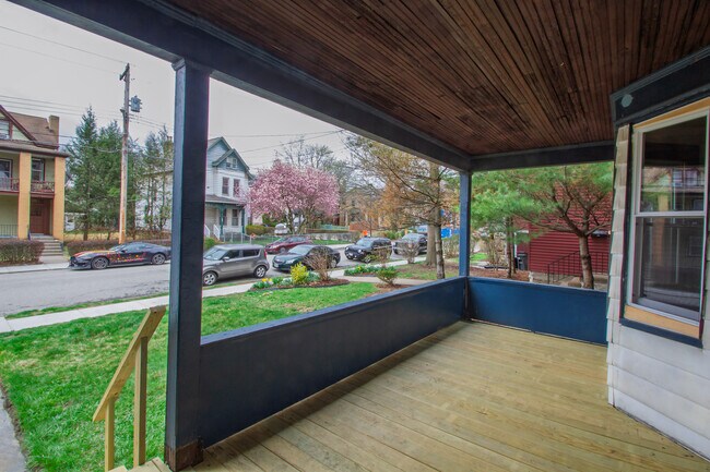 319 Franklin Ave unit 1, Pittsburgh, PA 15221 - photo 2