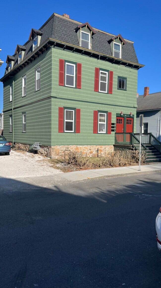 44 E Bowery St Unit 1, Newport, RI 02840