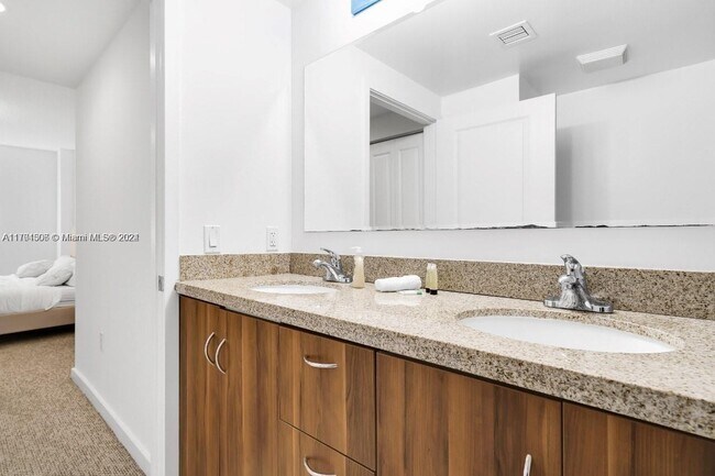 601 NE 23rd St unit 905, Miami, FL 33137 - photo 6