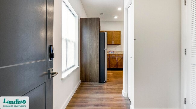 9906 Runway Dr unit 2567-202, Indianapolis, IN 46234 - photo 4